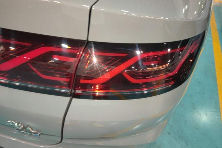 Used BYD Qin L 2026 DM-i 128KM Leading Edition Right Rear Taillight