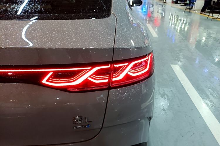 Used BYD Qin L 2026 Model DM-i 210KM Cloud Suspension Version Right Rear Taillight