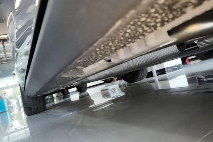 Used BYD Qin L 2026 DM-i 128KM Leading Edition Right Side Sill