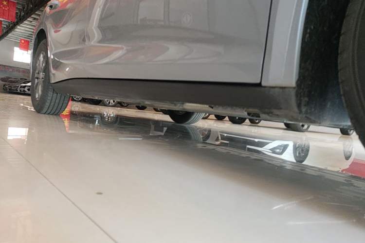 Used BYD Qin L 2026 DM-i 128KM Progressive Edition Right Side Sill