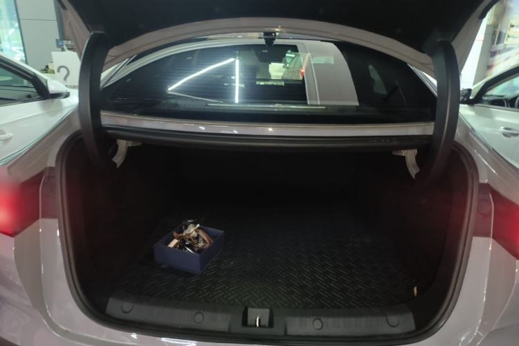 Used BYD Qin L 2026 Model DM-i 210KM Beyond Version Trunk
