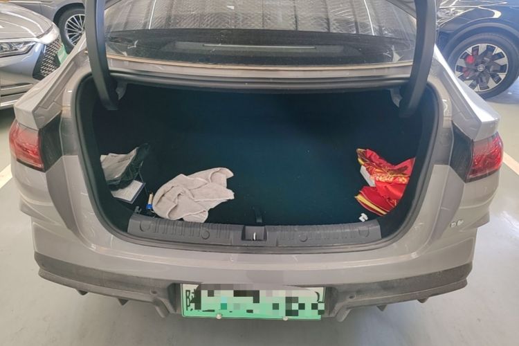 Used BYD Qin L 2026 Model DM-i 210KM Cloud Suspension Version Trunk