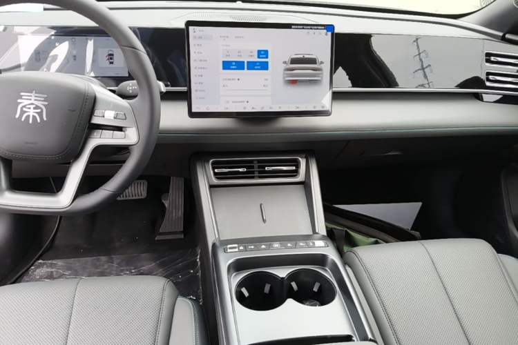 Used BYD Qin L 2026 DM-i 128KM Leading Edition Audio And AC Panel