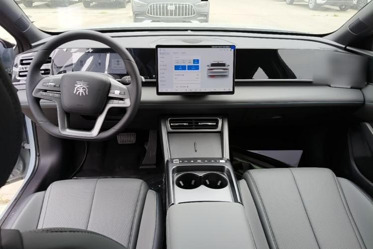 Used BYD Qin L 2026 DM-i 128KM Leading Edition Center Console