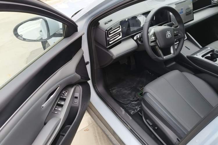 Used BYD Qin L 2026 DM-i 128KM Leading Edition Driver Seat
