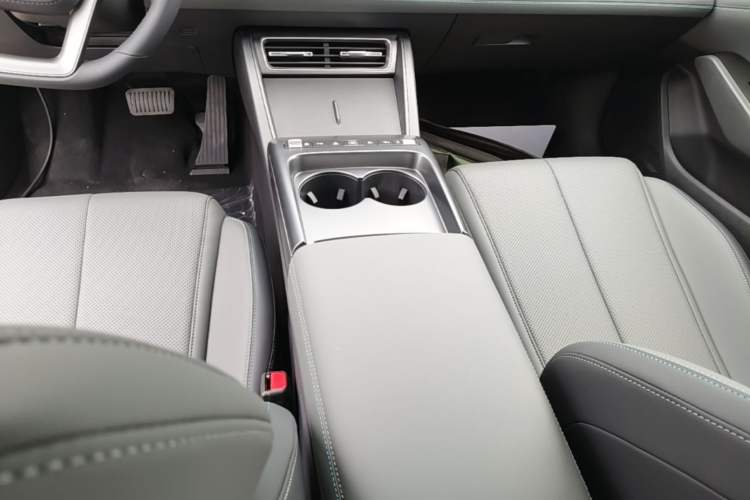 Used BYD Qin L 2026 DM-i 128KM Leading Edition Gear Lever