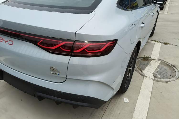Used BYD Qin L 2026 DM-i 128KM Leading Edition Right Rear Taillight