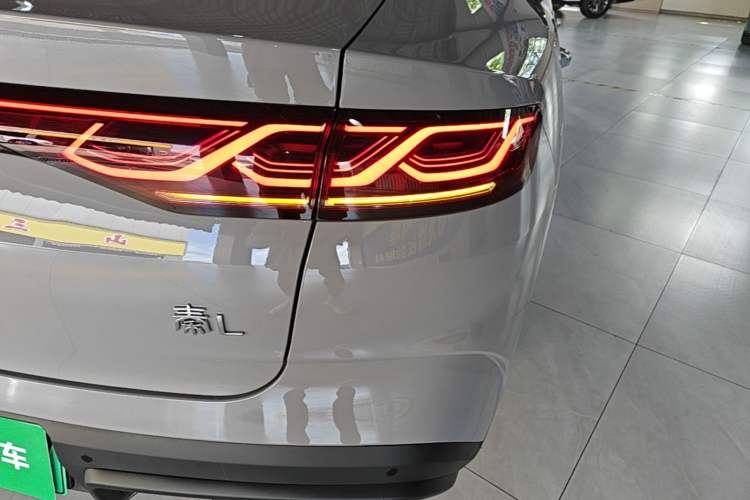Used BYD Qin L 2026 DM-i 128KM Progressive Edition Right Rear Taillight