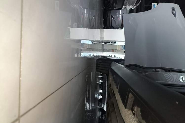 Used BYD Qin L 2026 Model DM-i 210KM Beyond Version Right Side Sill
