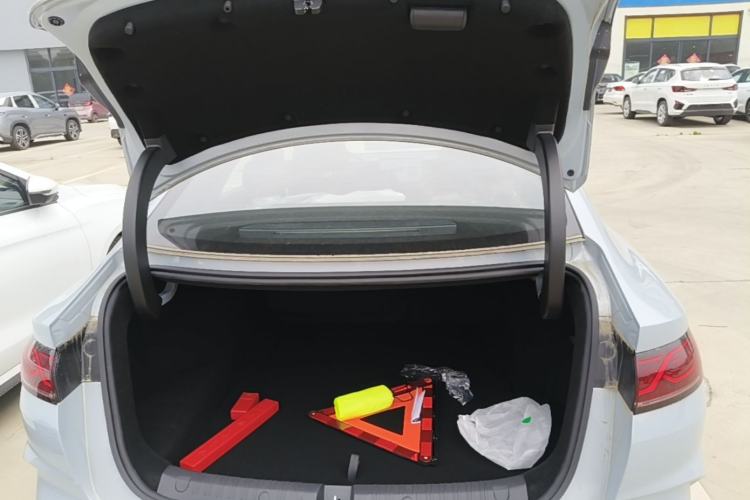 Used BYD Qin L 2026 DM-i 128KM Leading Edition Trunk