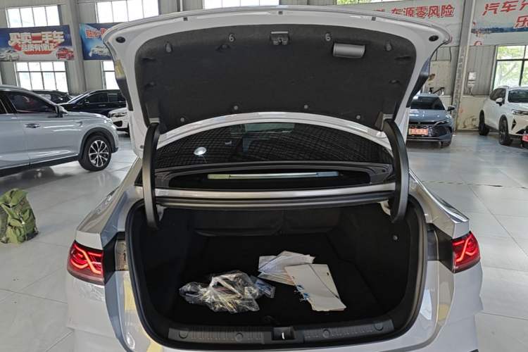Used BYD Qin L 2026 DM-i 128KM Progressive Edition Trunk