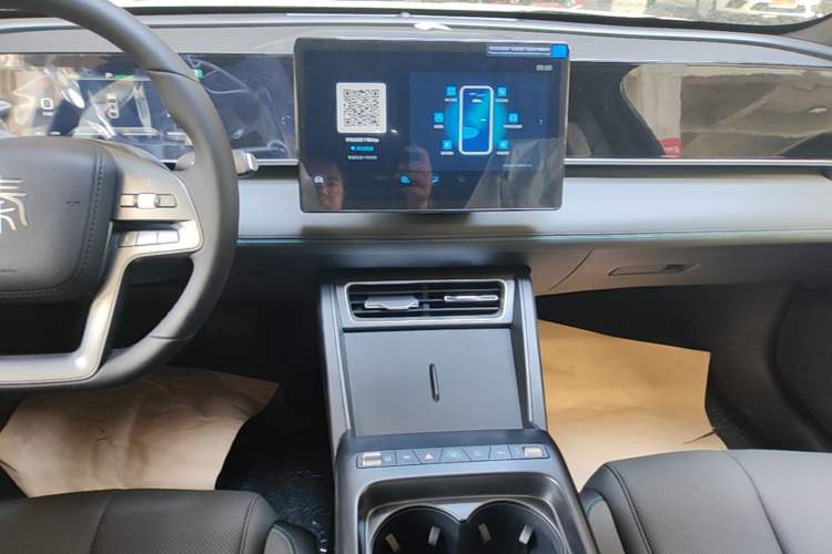 Used BYD Qin L 2026 DM-i 128KM Progressive Edition Audio And AC Panel