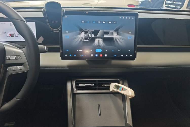 Used BYD Qin L 2026 Model DM-i 210KM Beyond Version Audio And AC Panel
