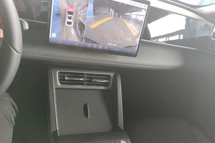 Used BYD Qin L 2026 Model DM-i 210KM Beyond Version Audio And AC Panel