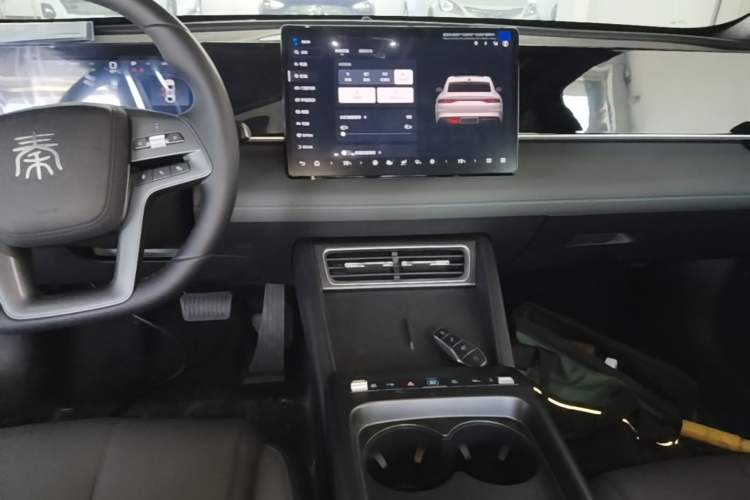 Used BYD Qin L 2026 DM-i 128KM Leading Edition Audio And AC Panel