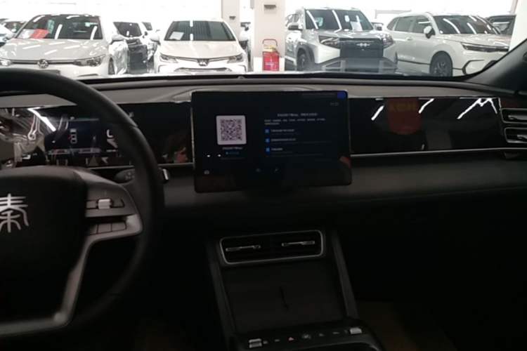 Used BYD Qin L 2026 DM-i 128KM Progressive Edition Audio And AC Panel
