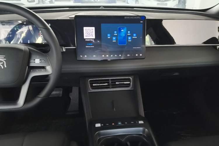 Used BYD Qin L 2026 DM-i 128KM Leading Edition Audio And AC Panel