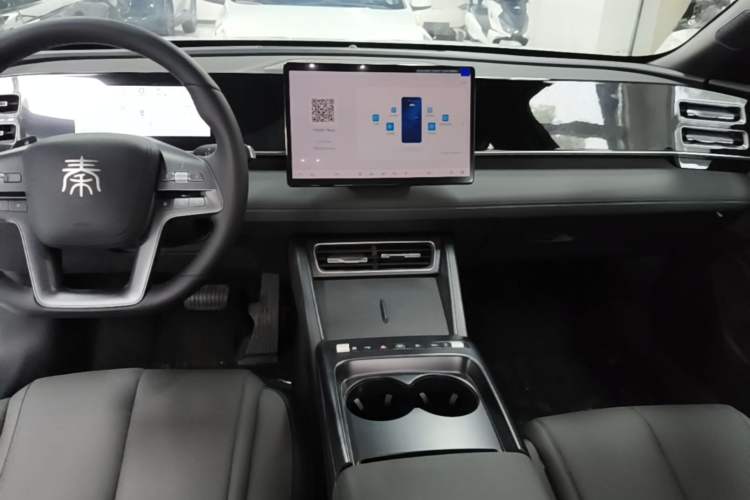 Used BYD Qin L 2026 DM-i 128KM Leading Edition Audio And AC Panel