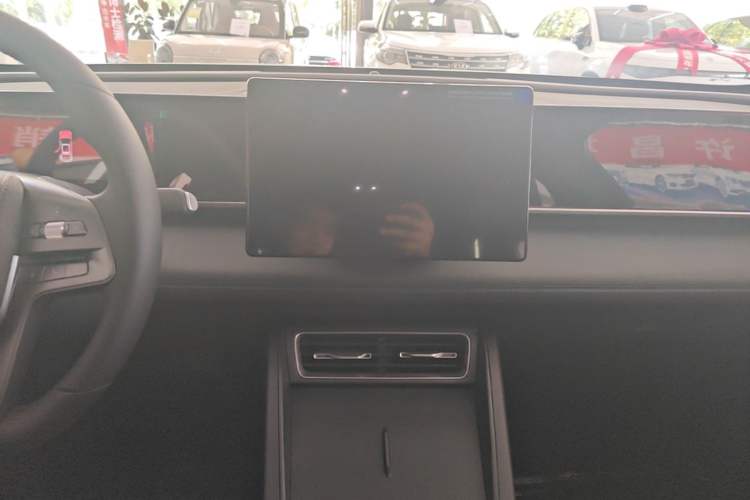 Used BYD Qin L 2026 DM-i 128KM Leading Edition Audio And AC Panel