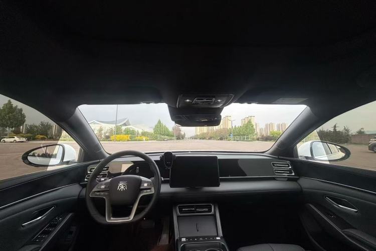 Used BYD Qin L 2026 Model DM-i 210KM Beyond Version Center Console