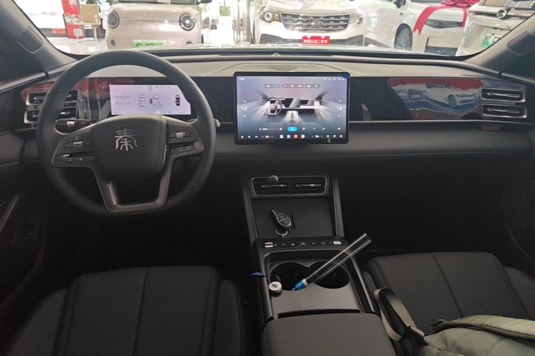 Used BYD Qin L 2026 DM-i 128KM Leading Edition Center Console