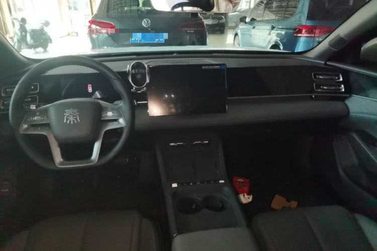Used BYD Qin L 2026 DM-i 128KM Progressive Edition Center Console