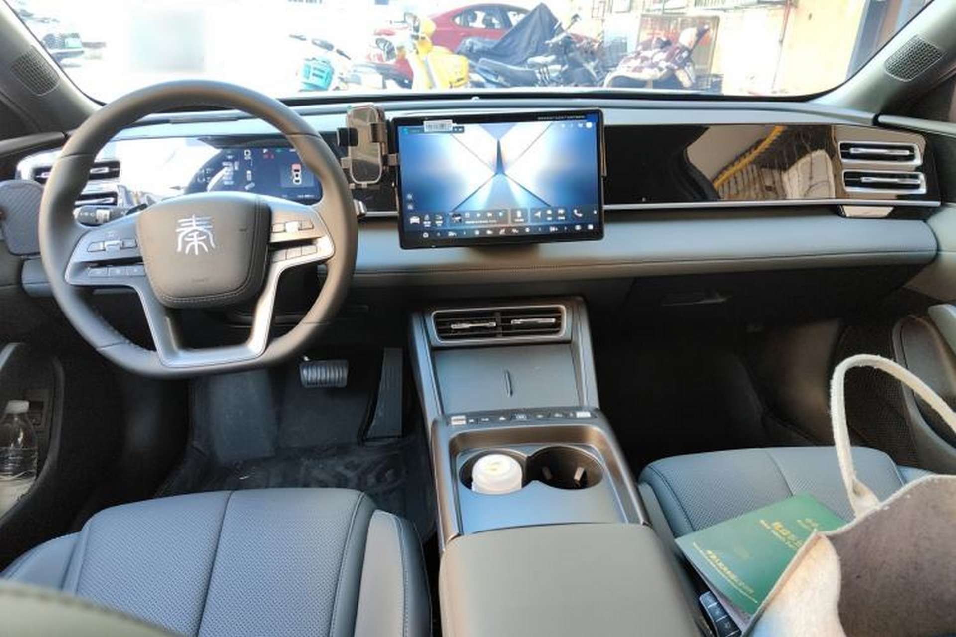Used BYD Qin L 2026 DM-i 128KM Leading Edition Center Console