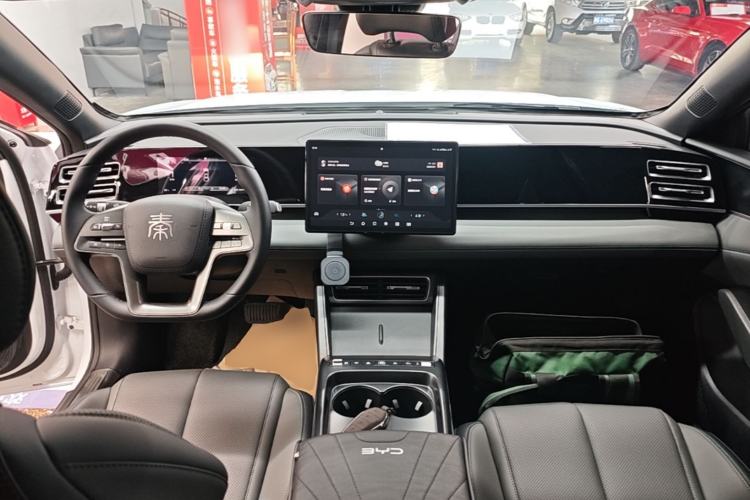 Used BYD Qin L 2026 DM-i 128KM Progressive Edition Center Console