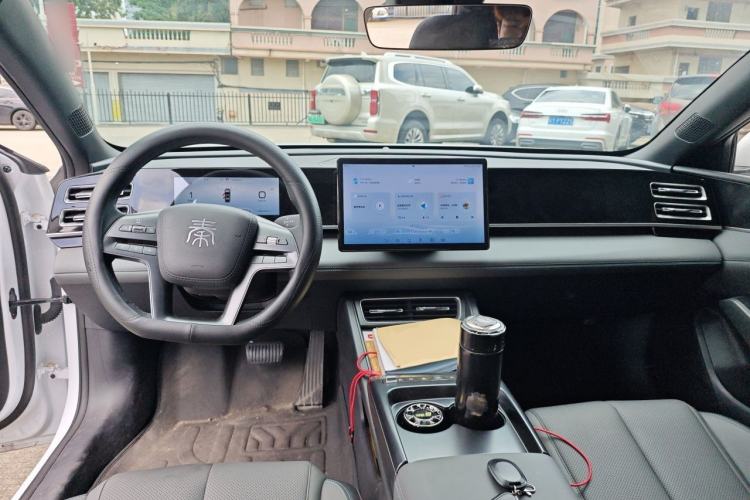 Used BYD Qin L 2026 DM-i 128KM Progressive Edition Center Console