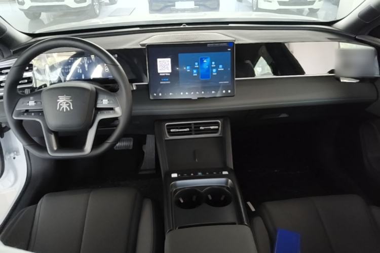 Used BYD Qin L 2026 DM-i 128KM Leading Edition Center Console