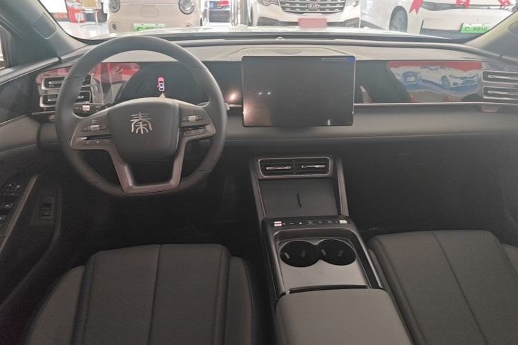 Used BYD Qin L 2026 DM-i 128KM Leading Edition Center Console