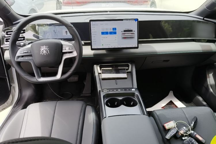Used BYD Qin L 2026 DM-i 128KM Leading Edition Center Console