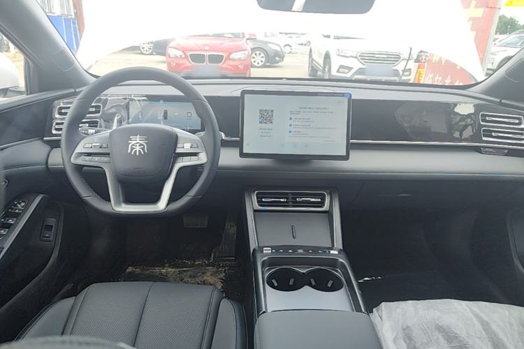 Used BYD Qin L 2026 DM-i 128KM Progressive Edition Center Console