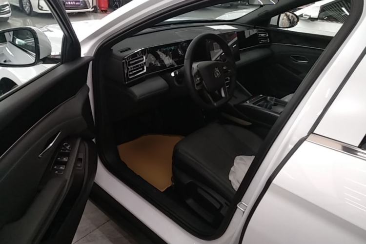 Used BYD Qin L 2026 DM-i 128KM Progressive Edition Driver Seat