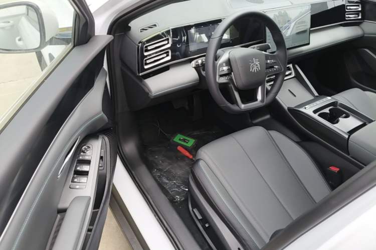 Used BYD Qin L 2026 DM-i 128KM Leading Edition Driver Seat