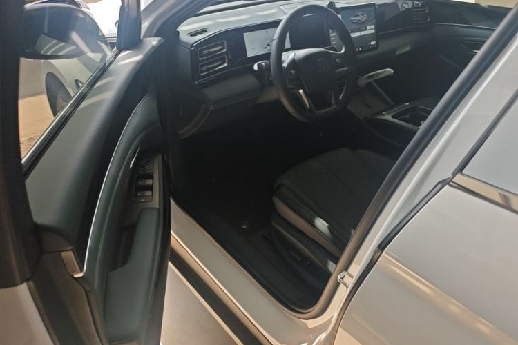 Used BYD Qin L 2026 Model DM-i 210KM Beyond Version Driver Seat
