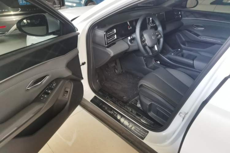 Used BYD Qin L 2026 DM-i 128KM Progressive Edition Driver Seat