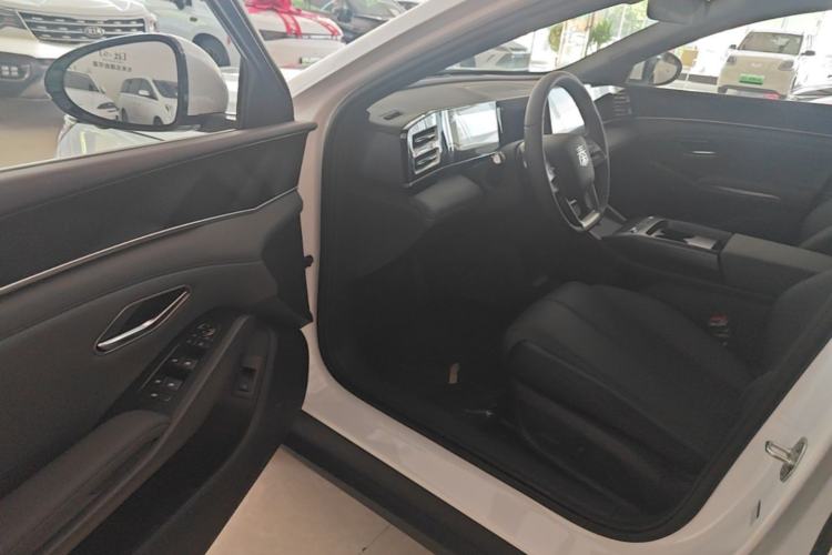 Used BYD Qin L 2026 DM-i 128KM Leading Edition Driver Seat