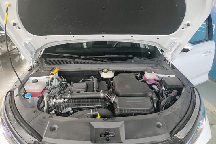 Used BYD Qin L 2026 Model DM-i 210KM Beyond Version Engine Bay