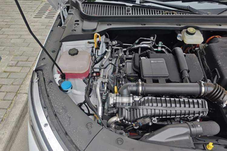 Used BYD Qin L 2026 Model DM-i 210KM Beyond Version Engine Bay Right