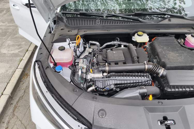 Used BYD Qin L 2026 Model DM-i 210KM Cloud Suspension Version Engine Bay Right