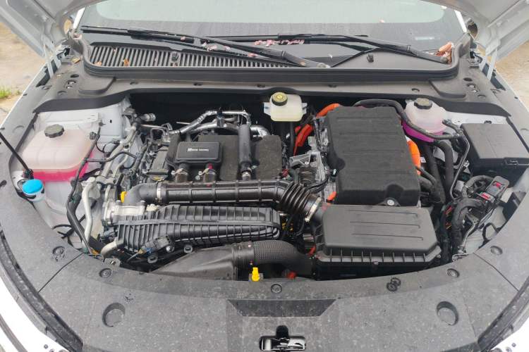 Used BYD Qin L 2026 DM-i 128KM Leading Edition Engine Bay