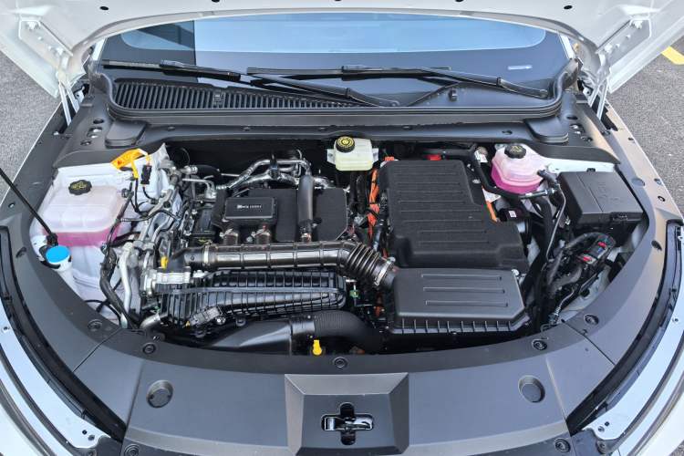 Used BYD Qin L 2026 DM-i 128KM Progressive Edition Engine Bay