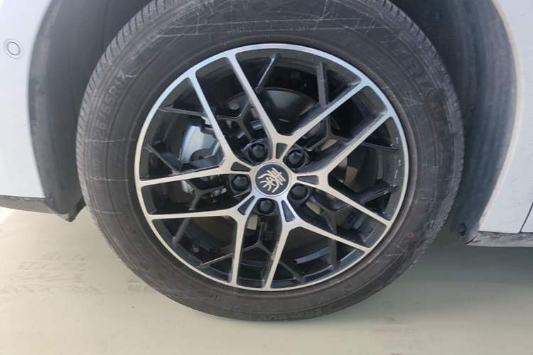 Used BYD Qin L 2026 Model DM-i 210KM Beyond Version Exterior 4