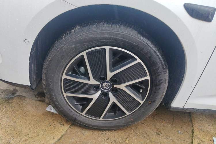Used BYD Qin L 2026 DM-i 128KM Leading Edition Exterior 4