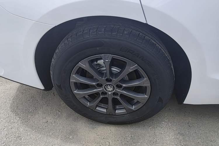 Used BYD Qin L 2026 DM-i 128KM Progressive Edition Exterior 5