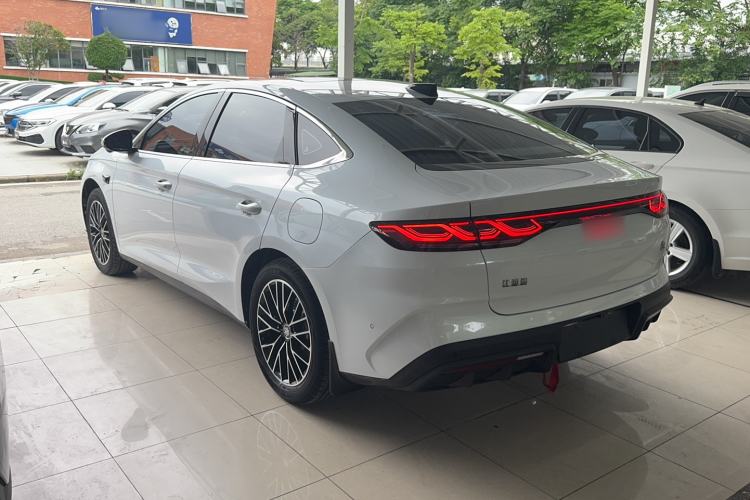 Used BYD Qin L 2026 Model DM-i 210KM Cloud Suspension Version Exterior 5