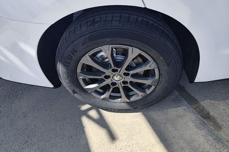 Used BYD Qin L 2026 DM-i 128KM Progressive Edition Exterior 5
