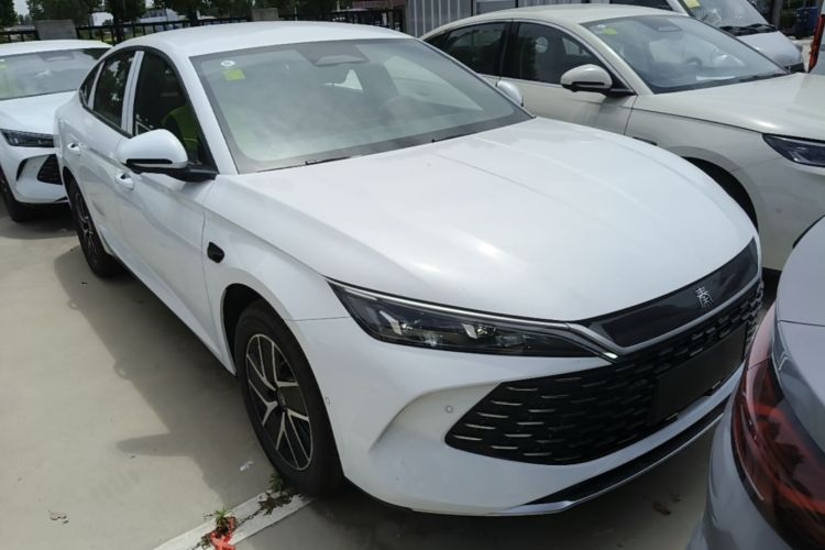 Used BYD Qin L 2026 DM-i 128KM Leading Edition Front Right 45 Deg