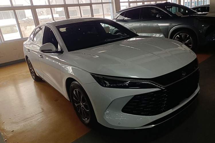 Used BYD Qin L 2026 DM-i 128KM Progressive Edition Front Right 45 Deg